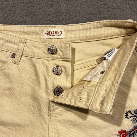 Shyanne Shorts Embroidered Floral‎ Off-White Button Fly Raw Hem Women's 28 28x3 - Picture 8 of 14